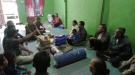Pemerintah Kabupaten Humbang Hasundutan melalui Dinas Sosial menyalurkan bantuan sosial kepada korban kebakaran rumah di Dusun III Pangasean, Desa Purba Dolok, Kecamatan Doloksanggul, Kamis (7/5/2026).