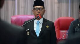 Bupati Tapanuli Utara, Dr. Jonius Taripar Parsaoran Hutabarat (JTP), melantik Pejabat Pimpinan Tinggi Pratama (JPTP) dan Pejabat Administrator di lingkungan Pemerintah Kabupaten Tapanuli Utara di Aula Martua, Kantor Bupati Taput, Rabu (06/05/2026). Foto/Istimewa