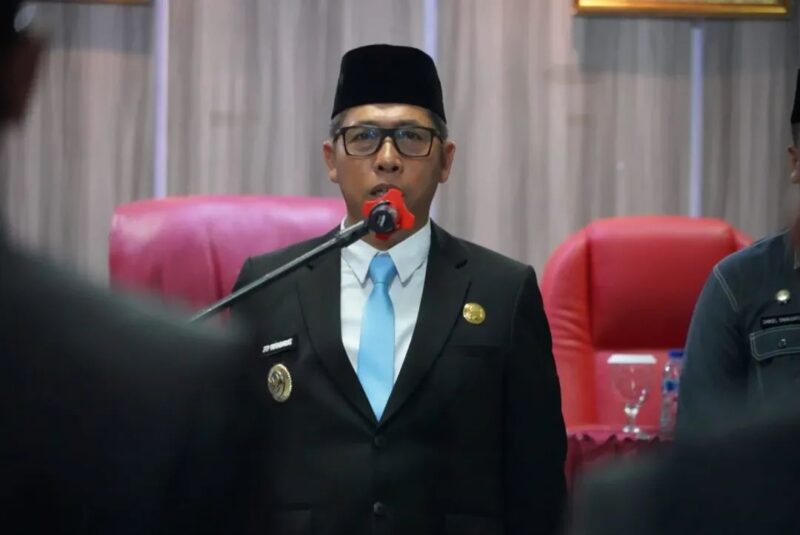 Bupati Tapanuli Utara, Dr. Jonius Taripar Parsaoran Hutabarat (JTP), melantik Pejabat Pimpinan Tinggi Pratama (JPTP) dan Pejabat Administrator di lingkungan Pemerintah Kabupaten Tapanuli Utara di Aula Martua, Kantor Bupati Taput, Rabu (06/05/2026). Foto/Istimewa