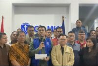Ketua Umum DPP GAMKI Sahat Sinurat membacakan tiga poin penting dalam pernyataan pers bersama 20 Ormas Kristen di Sekretariat GAMKI Jl. Menteng, Jakarta.