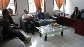 Pemerintah Kabupaten Humbang Hasundutan 
Kepala Dinas Komunikasi dan Informatika Adrianus Mahulae diskusi bersama Dinas Komunikasi dan Informatika Provinsi Sumatera Utara di Doloksanggul, Jumat, (8/5/2026).