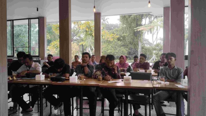 Diskusi bersama sejumlah pemuda di Five Cafe Kota Pematangsiantar, Sabtu (2/5/2026). (Foto:Istimewa).