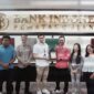 Ketua Umum GAMPERA, Armada Simorangkir, 
Plt Ketua BPC GAMPERA Pematangsiantar, Defri Hutapea foto bersama Kepala Perwakilan Bank Indonesia Pematangsiantar, Ahmad Rahman di Kantor Perwakilan Bank Indonesia Pematangsiantar, Rabu (13/5/2026). Foto:Sordahcom/Fernando Sirait