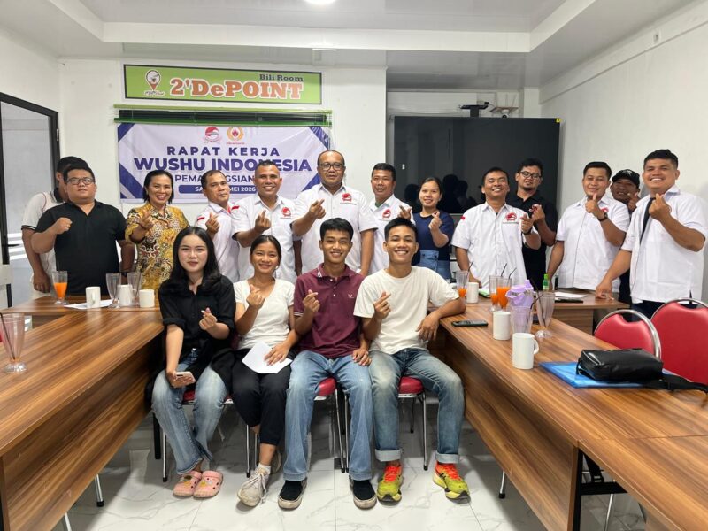 Pengurus Wushu Pematangsiantar bersama para Pelatih Sasana, Wasit dan Atlet.