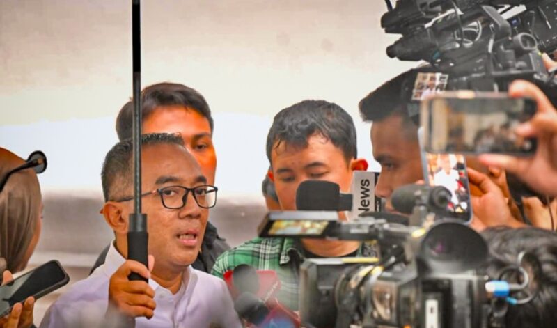 Menteri Pendidikan Tinggi, Sains, dan Teknologi (Mendiktisaintek) Brian Yuliarto, menyampaikan keterangan pers usai diterima Presiden di Istana Merdeka, Jakarta, Senin, 4 Mei 2026. (Foto: BPMI Setpres)
