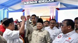 Presiden Prabowo Subianto meresmikan Museum Ibu Marsinah di Nganjuk, Jawa Timur, Sabtu (16/5/2026). Museum ini menjadi simbol penghormatan terhadap perjuangan hak.
