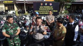 Kapolrestabes Medan Kombes Pol Jean Calvijn dalam konferensi pers yang digelar pada Senin (4/52026). Aparat berhasil mengungkap ratusan kasus dengan ratusan tersangka yang diamankan.