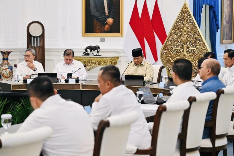 Presiden Prabowo Subianto memimpin rapat terbatas bersama jajaran Kabinet Merah Putih dan Komite Stabilitas Sistem Keuangan di Istana Merdeka, Jakarta, Selasa, (5/5/2026). Foto/Istimewa