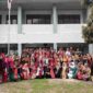 SLB E Negeri Pembina Tingkat Provinsi melaksanakan foto bersama setelah upacara peringatan Hari Pendidikan Nasional (Hardiknas) di lingkungan sekolah, Senin (4/52026). (Lindung Silaban/Sordah.com).