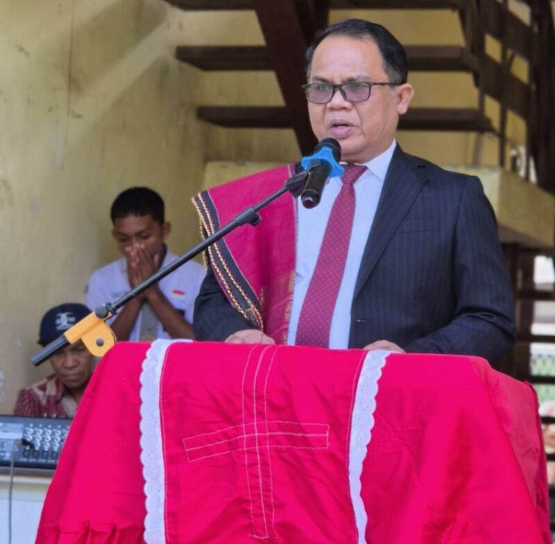 Rektor Universitas HKBP Nommensen Pematangsiantar, Dr. Muktar B. Panjaitan, M.Pd